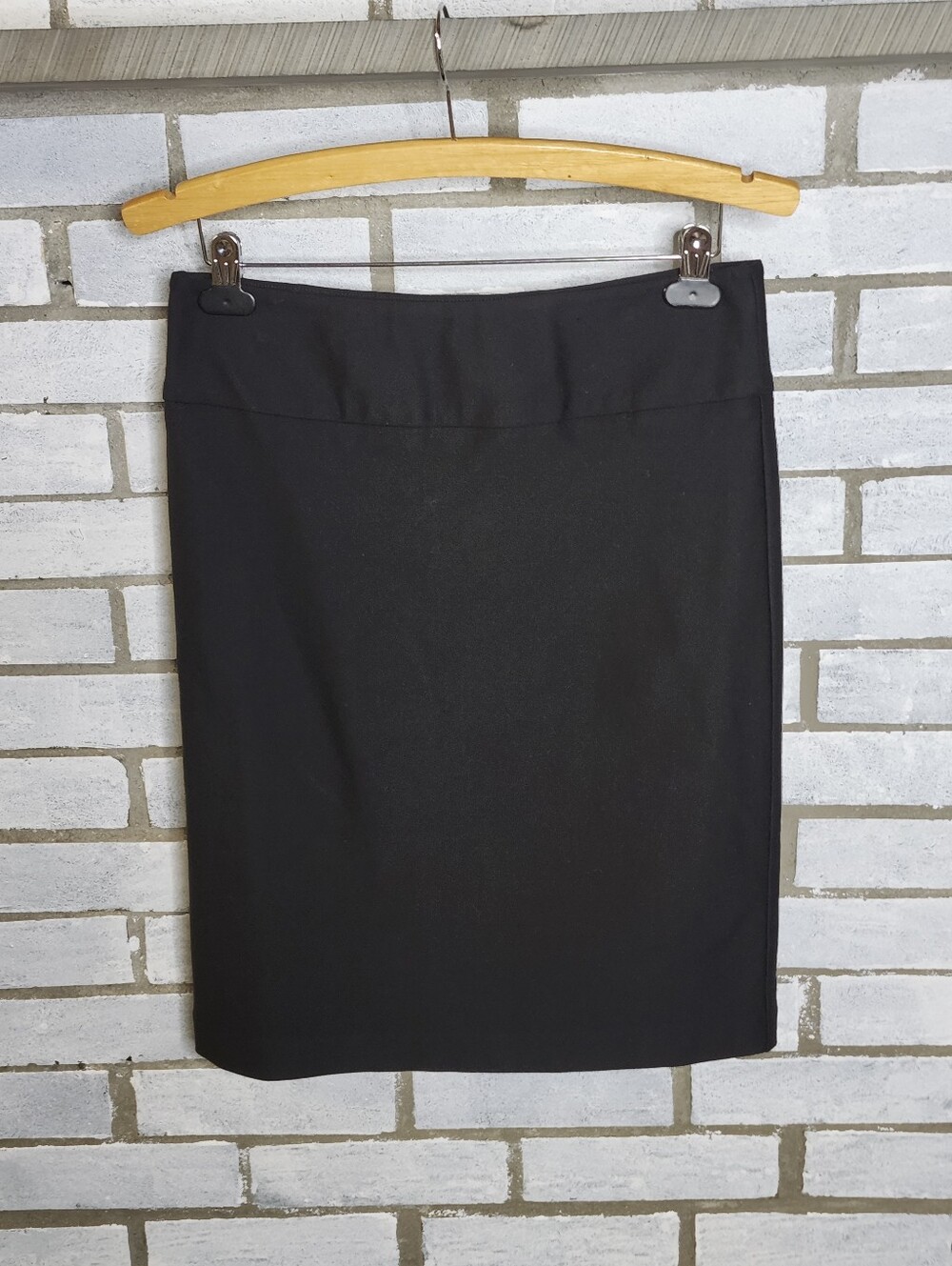• Korye Women's Pull-On Stretch Straight Pencil Skirt Size Large Black Back Slit